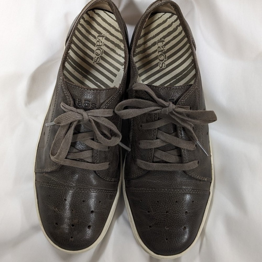 TAOS  size 8.5,  Holesome Leather Shoe  HLS-13227A